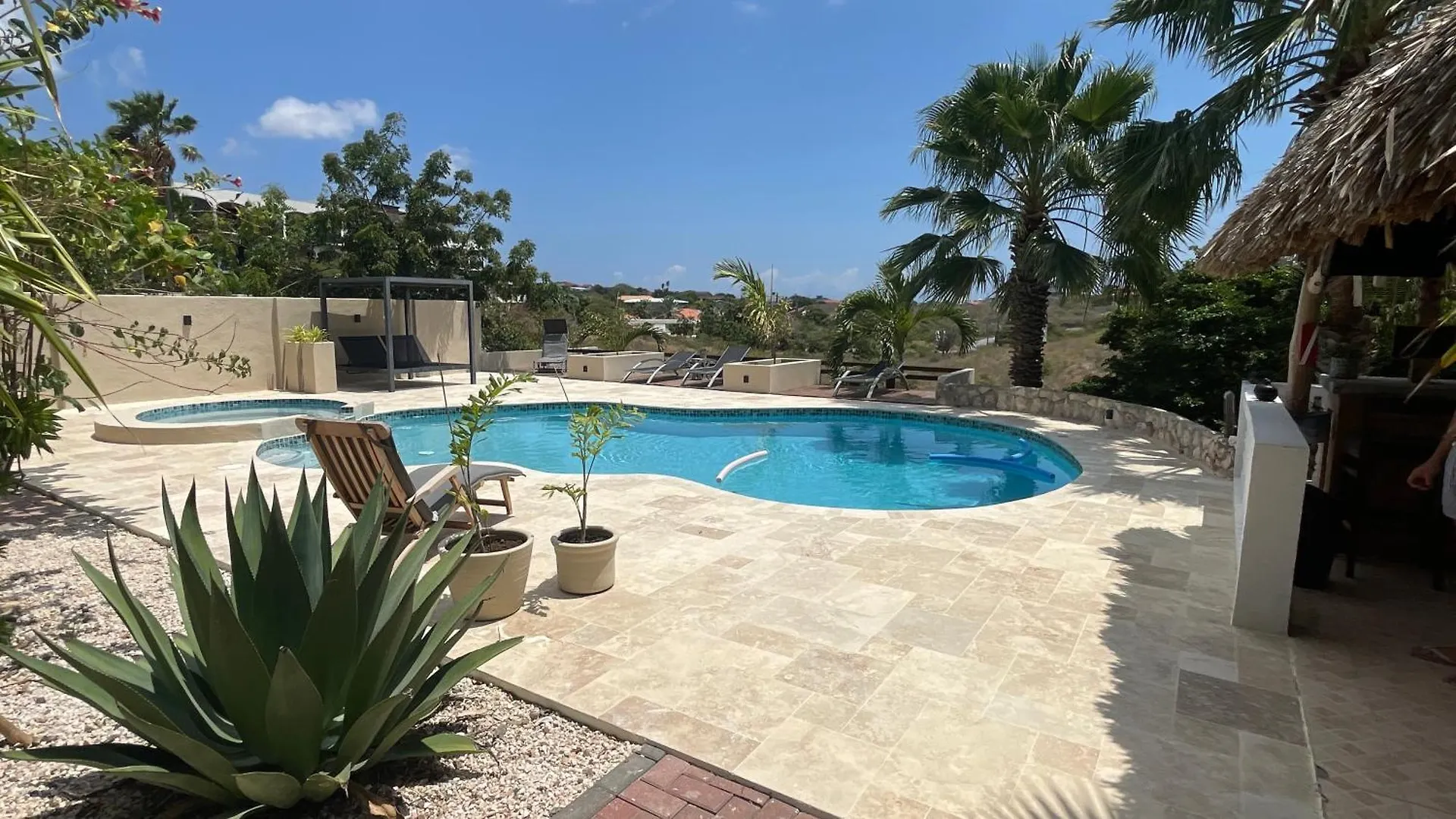 Puur! Appartementen Curacao Jan Thiel Curacao